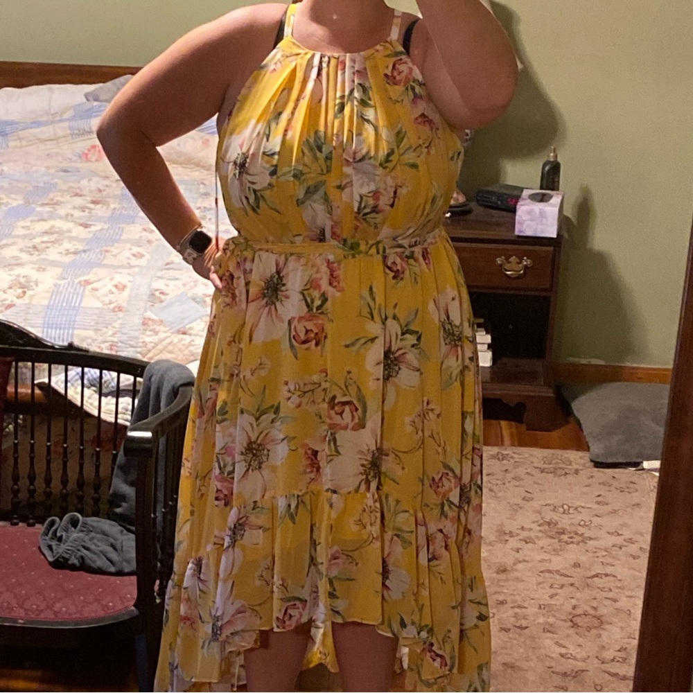 ISO VINCE CAMUTO Floral-Print Halter Dress